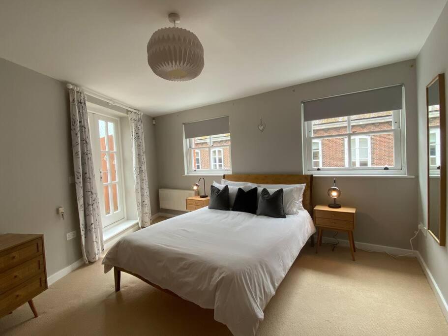 The Penthouse, Winchester Exteriör bild
