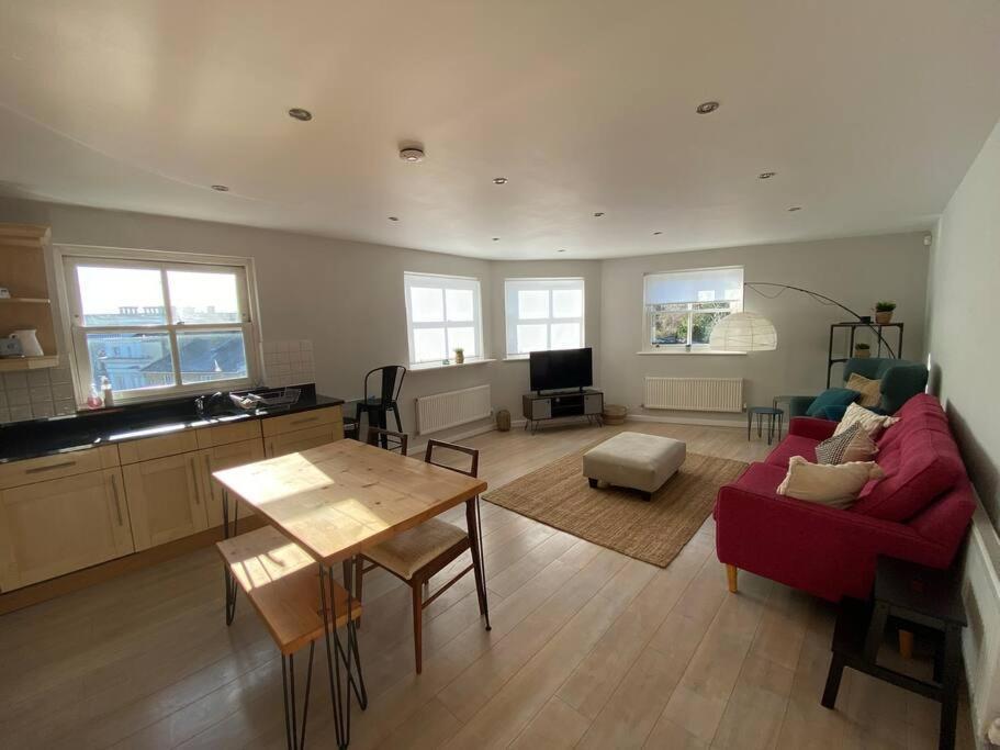 The Penthouse, Winchester Exteriör bild