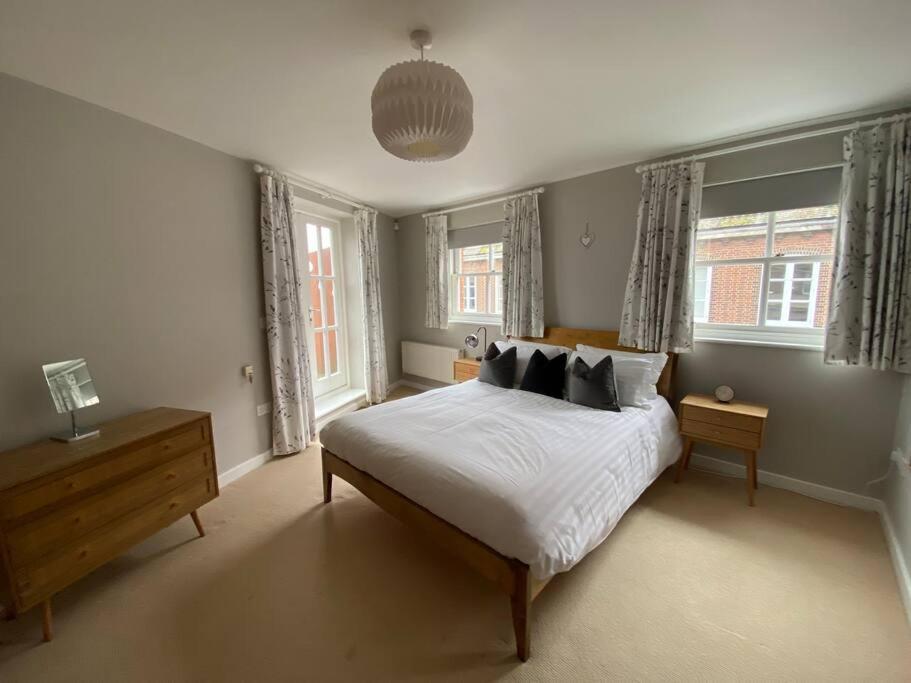 The Penthouse, Winchester Exteriör bild