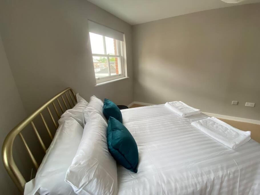 The Penthouse, Winchester Exteriör bild